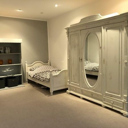 Villa Am Huelser Berg Naehe Duesseldorf เครเฟลด์ ภายนอก รูปภาพ
