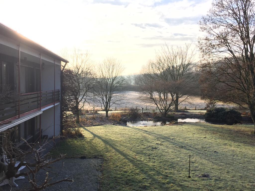 Villa Am Huelser Berg Naehe Duesseldorf เครเฟลด์ ภายนอก รูปภาพ